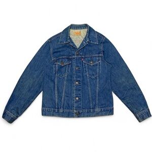 Vintage 90s dark wash Levi’s trucker jacket